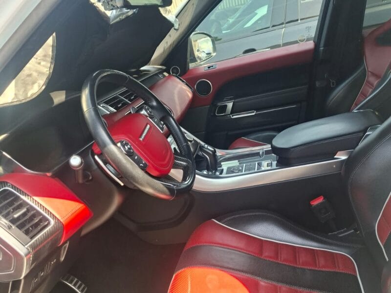 Land Rover Range Rover SVR 2016 with 8 cylinders