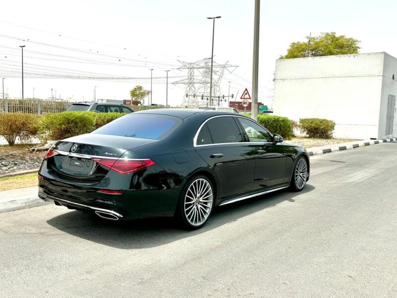 Mercedes-Benz S500 2021 with 6 cylinders
