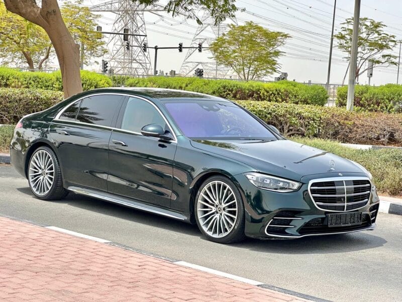 Mercedes-Benz S500 2021 with 6 cylinders