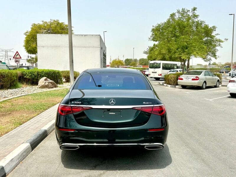Mercedes-Benz S500 2021 with 6 cylinders