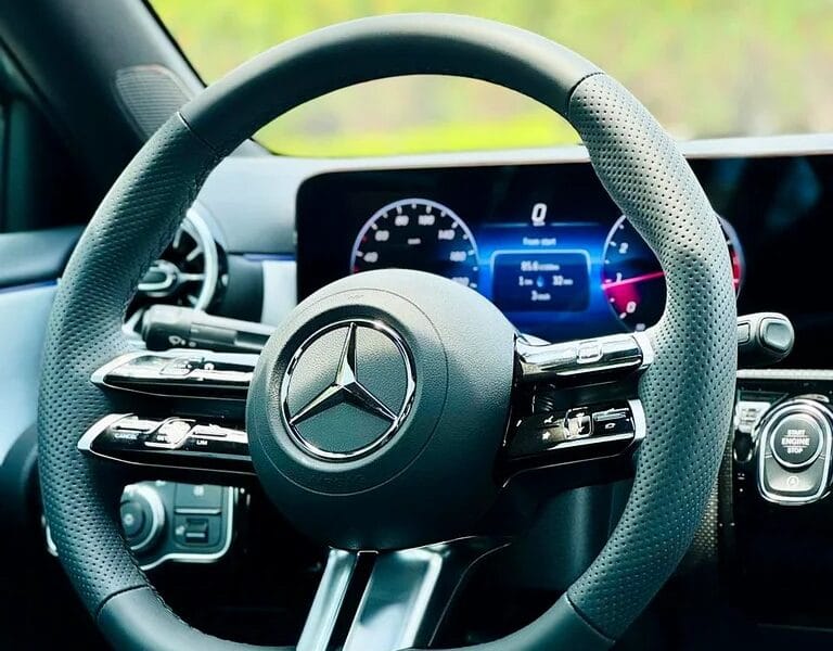 MERCEDES-BENZ A200 2026