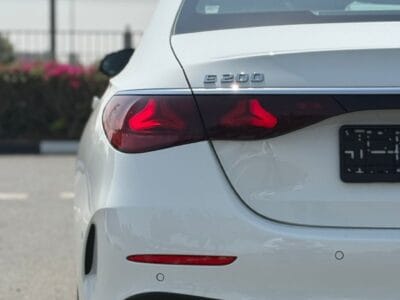 Mercedes-Benz E200 AMG 2026