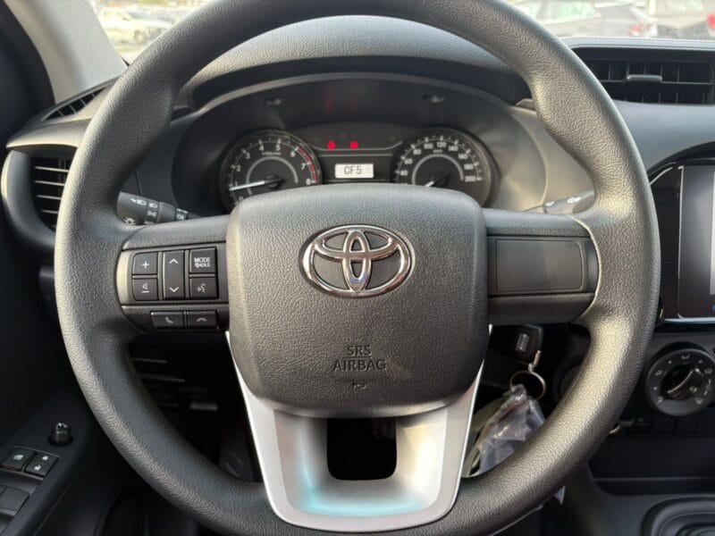 Toyota Hilux 2.0L 2025