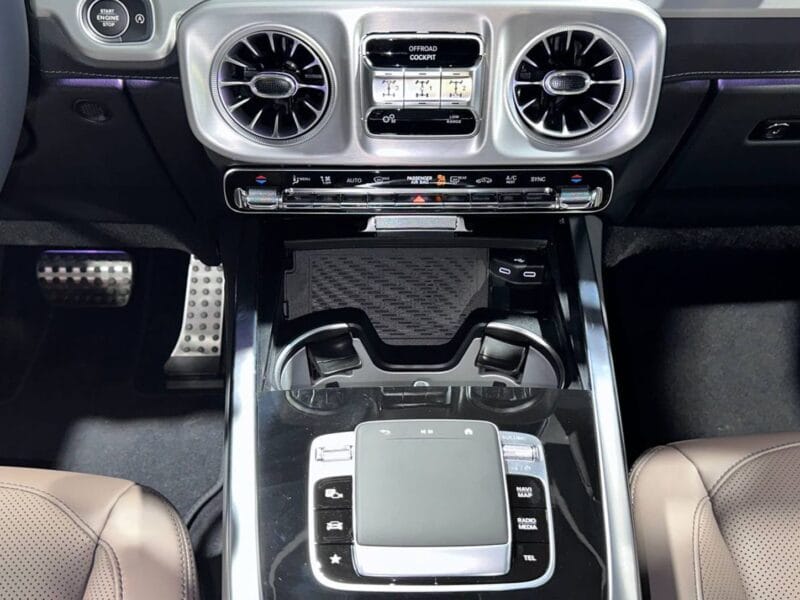 Mercedes-Benz G500 2025