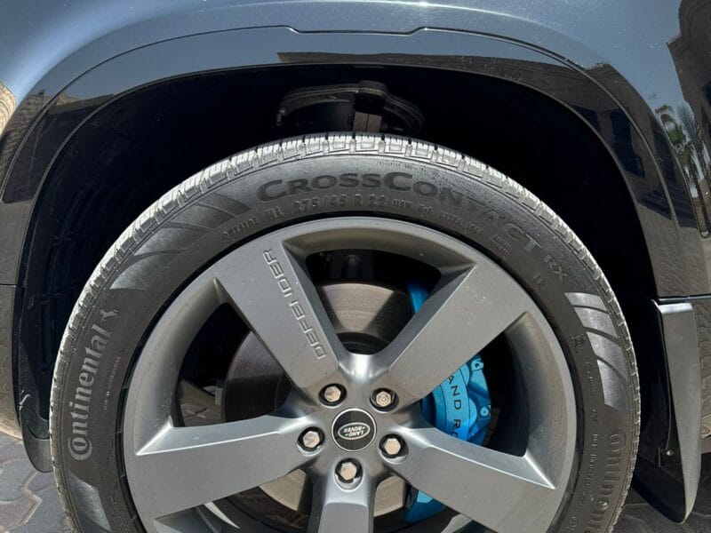 Land Rover Defender V8 2024