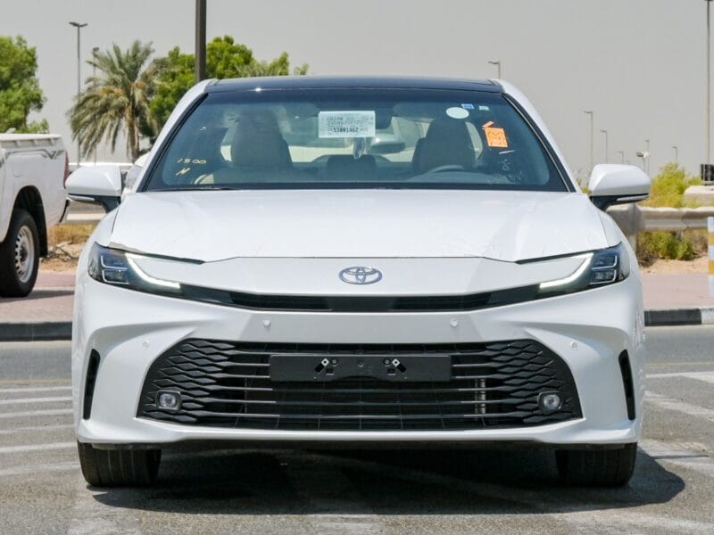 Toyota Camry LE 2.5L Hybrid 2025