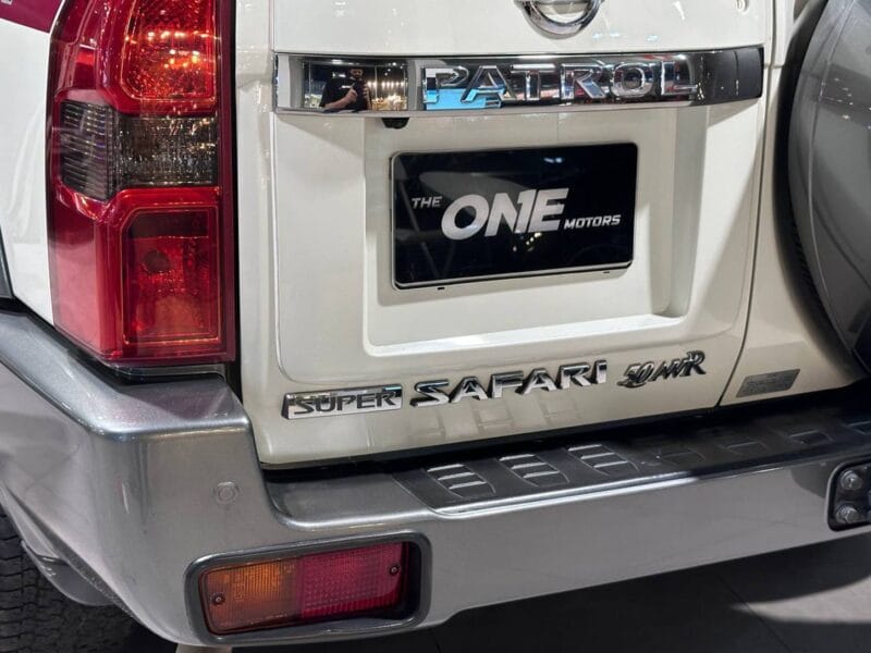 Nissan PATROL SUPER SAFARI