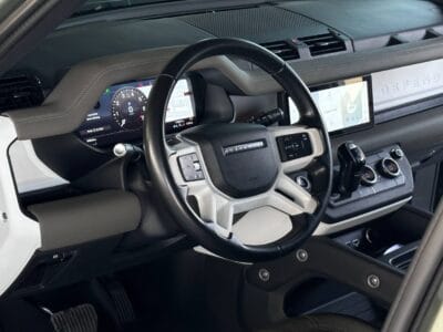 2020 Land Rover DEFENDER SE