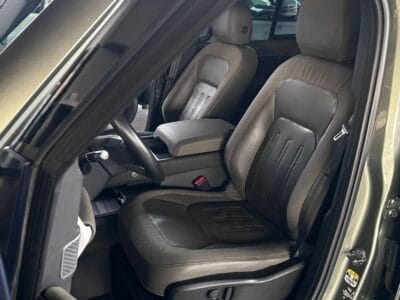 2020 Land Rover DEFENDER SE