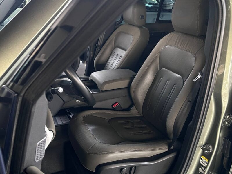 2020 Land Rover DEFENDER SE