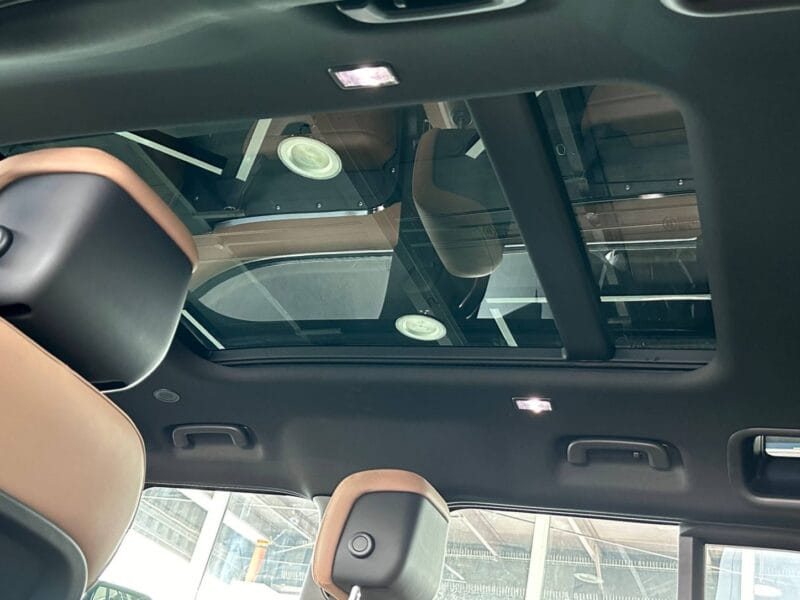 2025 Land Rover DEFENDER X DYNAMIC