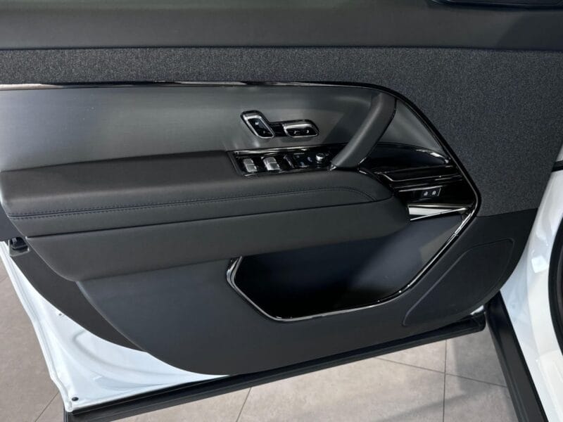 2024 Land Rover Range Rover SPORT SE
