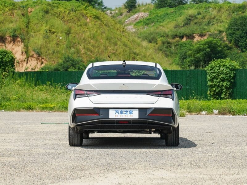 Hyundai Elantra 2025
