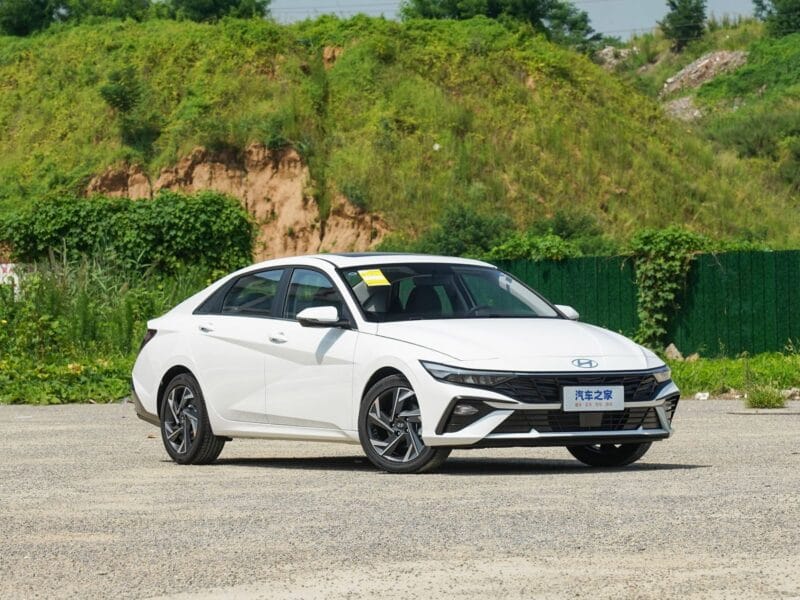 Hyundai Elantra 2025