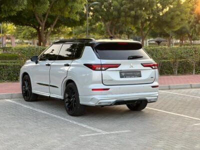 Mitsubishi Outlander 2025 - Under Agency Warranty, Under Service Contract