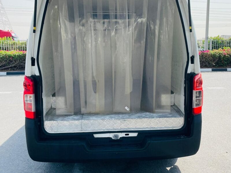 Nissan Urvan Chiller 2019