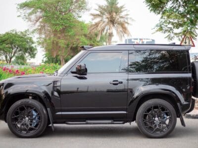 Land Rover Defender P400 Se 2023 - Warranty and Service Package