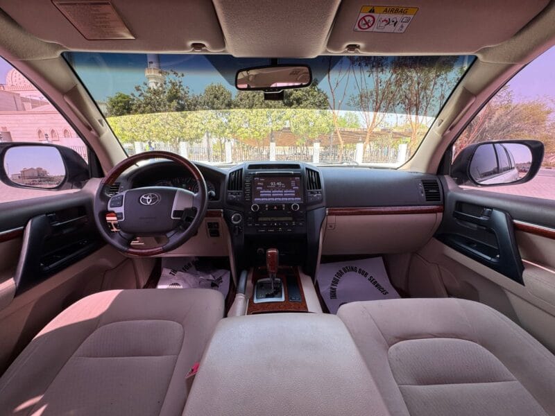 Toyota Land Cruiser GXR 2014