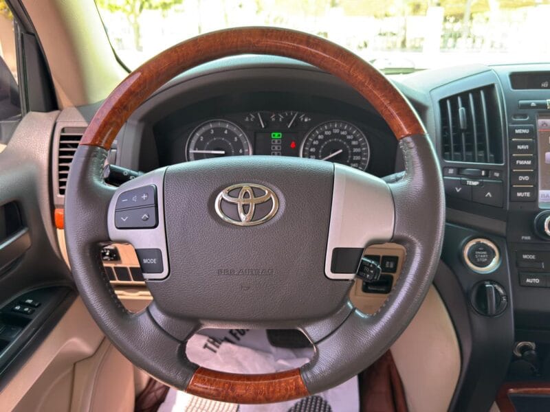 Toyota Land Cruiser GXR 2014
