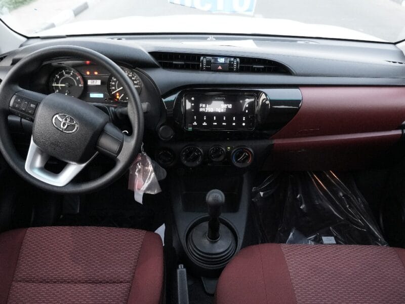 TOYOTA HILLUX 2.4 2025