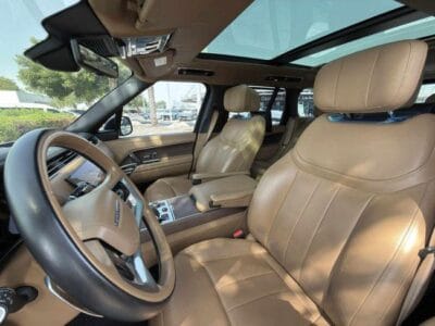 Land Rover Range Rover Autobiography P530 4.4L 2023 - NEAT AND CLEAN UNDER WARRANTY AND SERVICE