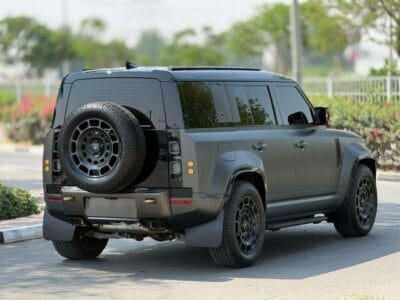Land Rover Defender 110 P635 OCTA V8 2025 EDITION 1 UNDER WARRANTY AND SERVICE CONTRACT