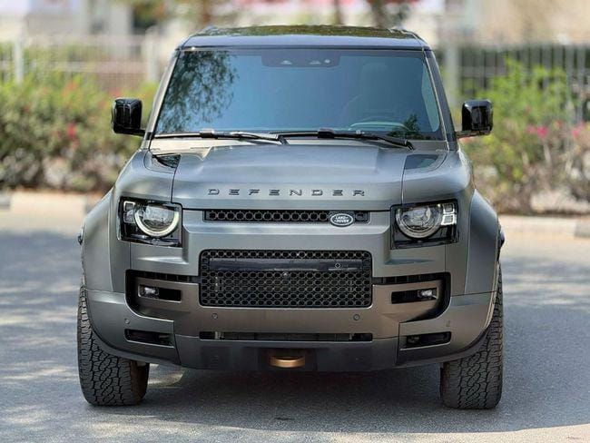 Land Rover Defender 110 P635 OCTA V8 2025 EDITION 1 UNDER WARRANTY AND SERVICE CONTRACT