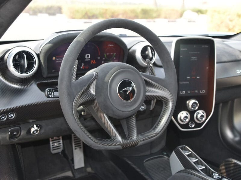 McLaren Senna 2019 track-focused hypercar powered by a 4.0-liter twin-turbo V8 engine delivering 789 horsepower and 800 Nm of torque