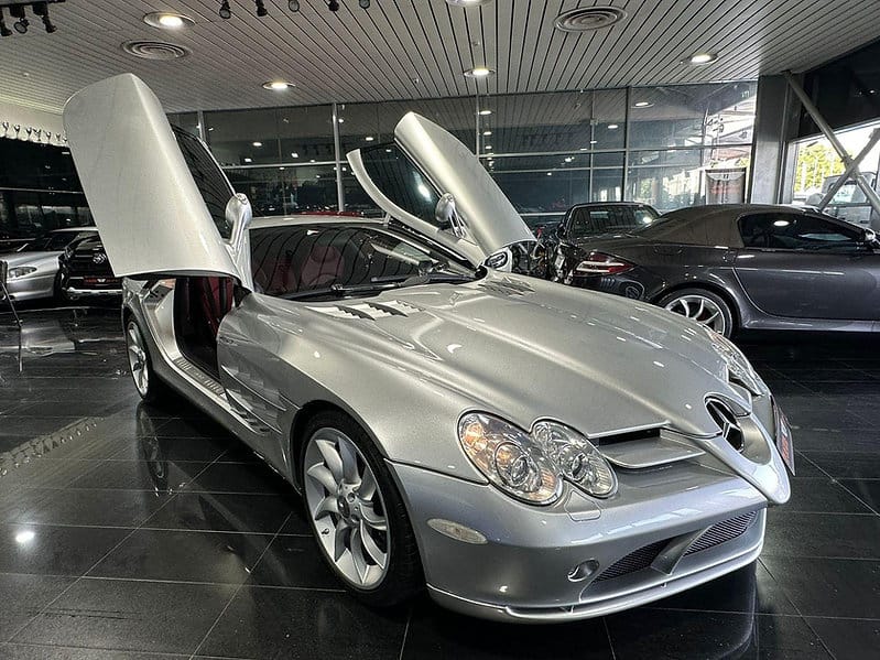 Mercedes-Benz SLR 2006 a high-performance grand tourer, a collaboration between Mercedes-Benz and McLaren, featuring a 5.4-liter supercharged V8 engine producing around 617 horsepower