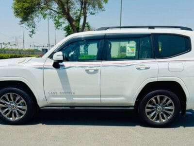 TOYOTA Land Cruiser 300 VXR 3.5L TWIN TURBO MODEL 2024