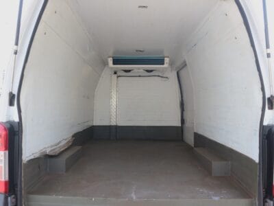 Nissan URVAN Midroof Chiller Van 2020