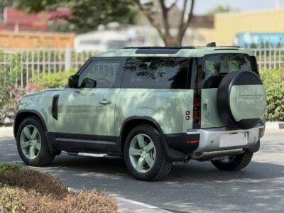 Land Rover Defender P400 90 HSE 3.0L 2023 - UNDER WARRANTY AND SERVICE CONTRACT