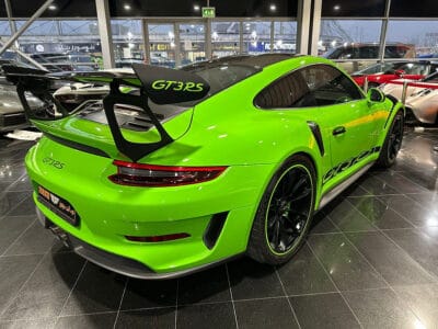 Porsche GT3 RS 2019 high-performance track-focused sports car