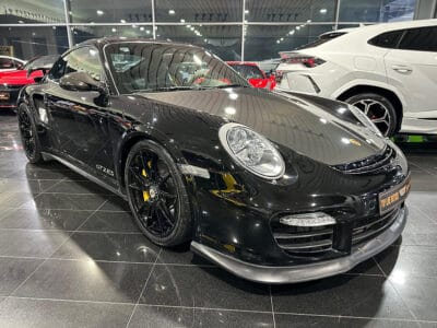 Porsche GT2 RS 2011 twin-turbocharged 3.6-liter flat-six engine