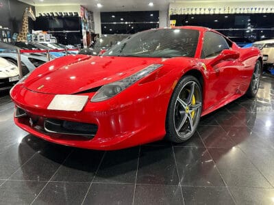 Ferrari 458 2015 naturally aspirated 4.5-liter V8 engine