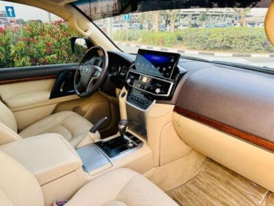 TOYOTA LAND CRUISER GXR 4.6L MODEL 2016 GCC VERY GOOD CONDITION