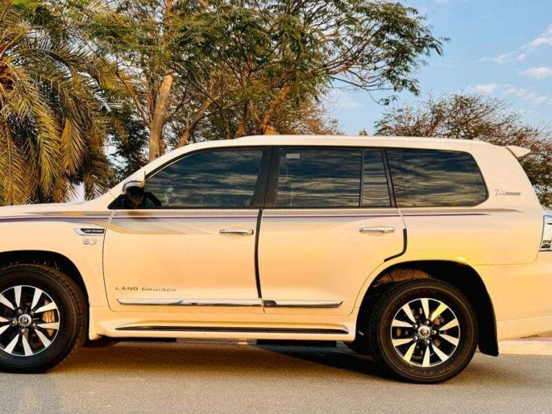 TOYOTA LAND CRUISER GXR 4.6L MODEL 2016 GCC VERY GOOD CONDITION