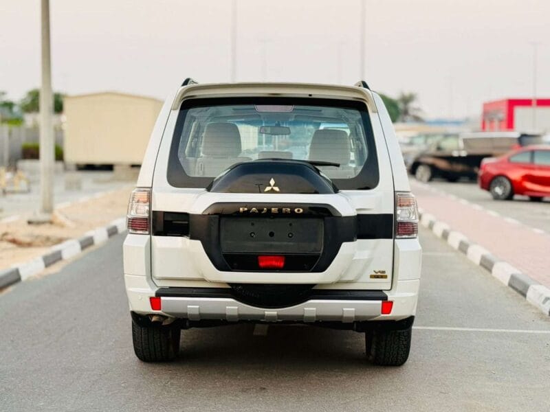 MITSUBISHI PAJERO 3.0L 2022 GCC VERY GOOD CONDITION