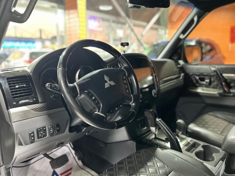 MITSUBISHI PAJERO SIGNATURE EDITION 2020