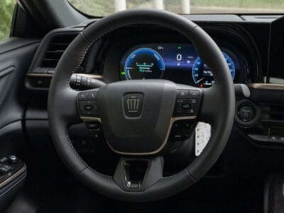 Toyota Crown 2.5L Hybrid GCC 2025