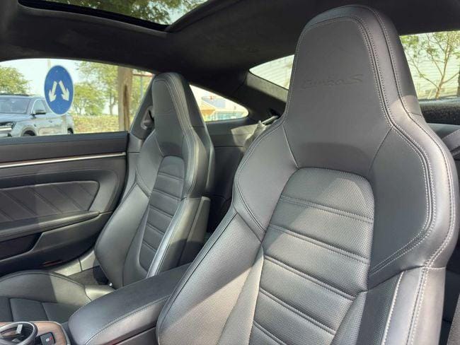 Porsche 911 Turbo S 3.8L (640 HP) Coupe GERMAN SPEC NEAT AND CLEAN