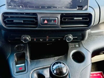 PEUGEOT PARTNER 1.6L 2022 GCC SPECS VERY GOOD CONDITION