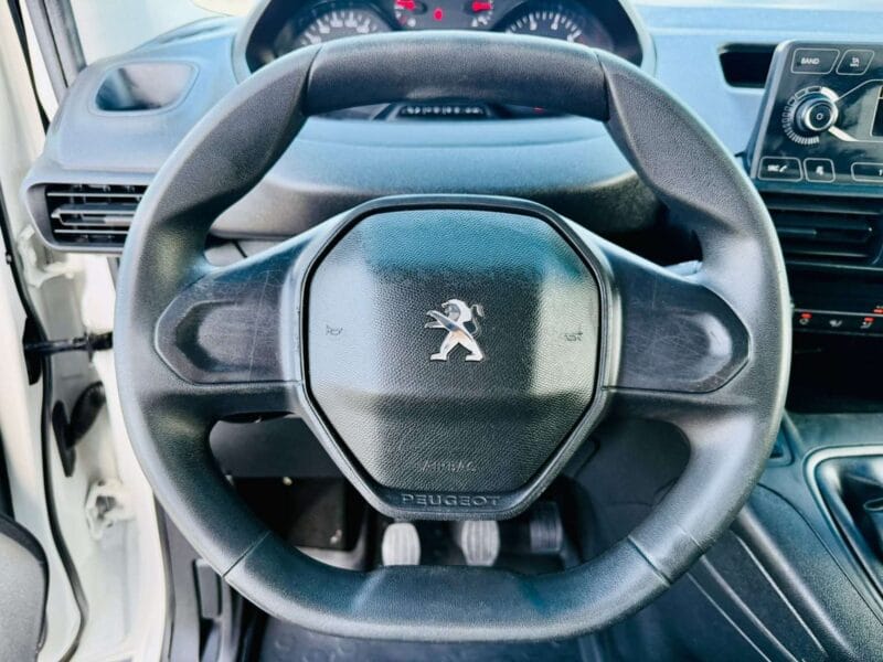 PEUGEOT PARTNER 1.6L 2022 GCC SPECS VERY GOOD CONDITION
