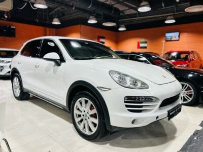 PORSCHE CAYENNE WHITE 2013