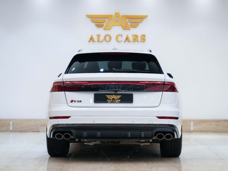 AUDI S Q8 2024