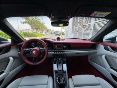 Porsche 911 Carrera S 3.0L (444 HP) Coupe