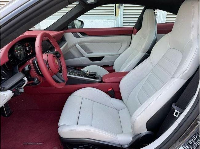 Porsche 911 Carrera S 3.0L (444 HP) Coupe