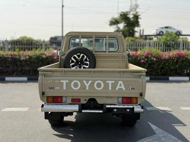 Toyota Land Cruiser Pick Up 2025 GCC SPEC