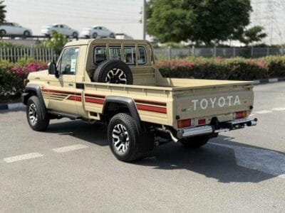 Toyota Land Cruiser Pick Up 2025 GCC SPEC