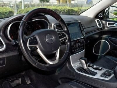 Jeep Grand Cherokee Summit 5.7 L V8 2021